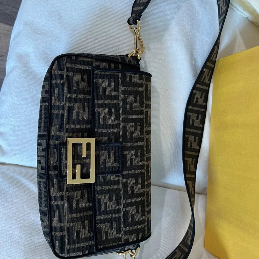 Fendi Black and Tan Monogram Shoulder Bag - Picture 7 of 11